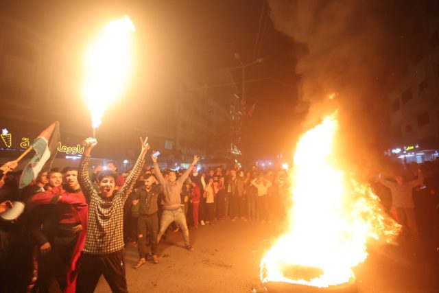 אחרי הטבח: בעזה חגגו את רצח המתפללים בירושלים