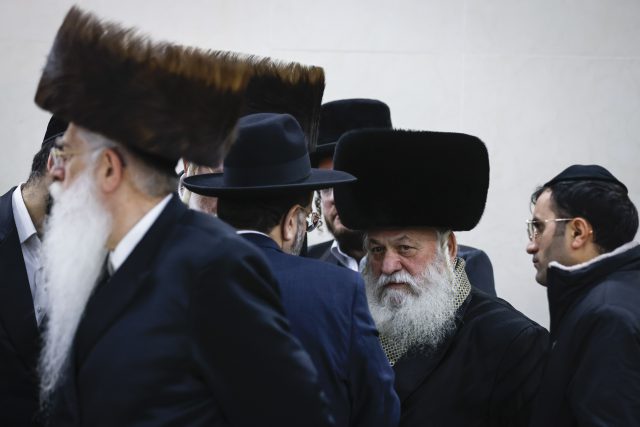 "איך הלכתם לנו?": המונים ליוו למנוחות את הנרצחים