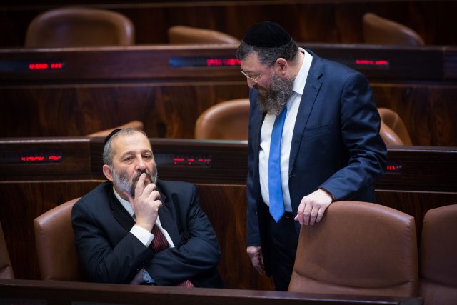 בן צור ודרעי, ארכיון