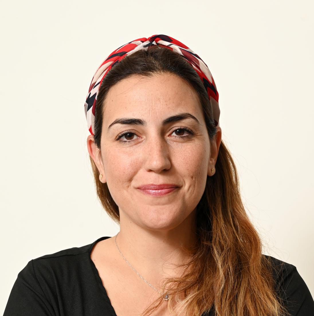 העיתונאית הסרוגה: החיבוק של ימניים לאיש הזה מביך