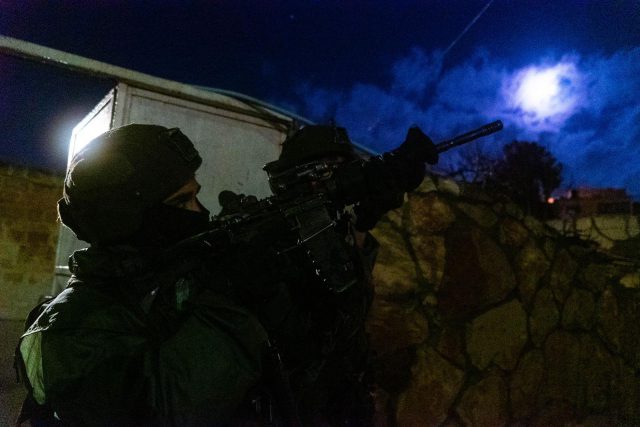 פעילות לילית בכפר מועייר (דובר צה"ל)