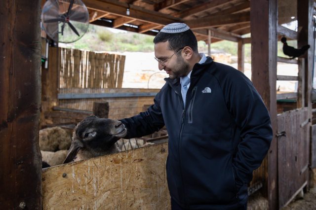 ”אמיצים”: השר וסרלאוף ביקר בכפר הנוער החרדי