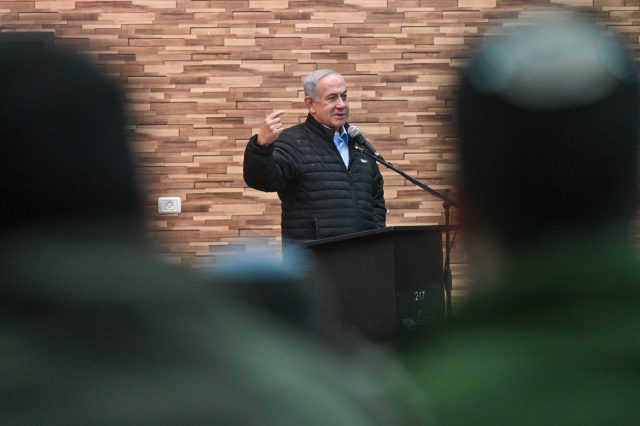 נתניהו ללוחמי דובדבן: 'אתם חוד החנית של ישראל'