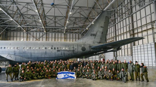המשלחת הסיוע הרפואית שהמריאה היום (ציללום דובר צה"ל)