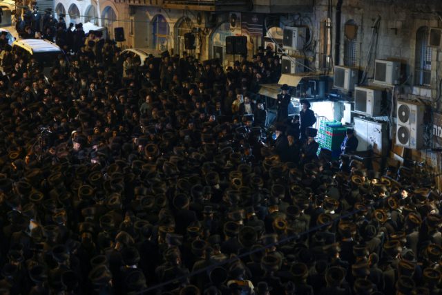 "קורבן בחזרה": נרצחי הפיגוע בי-ם הובאו למנוחות