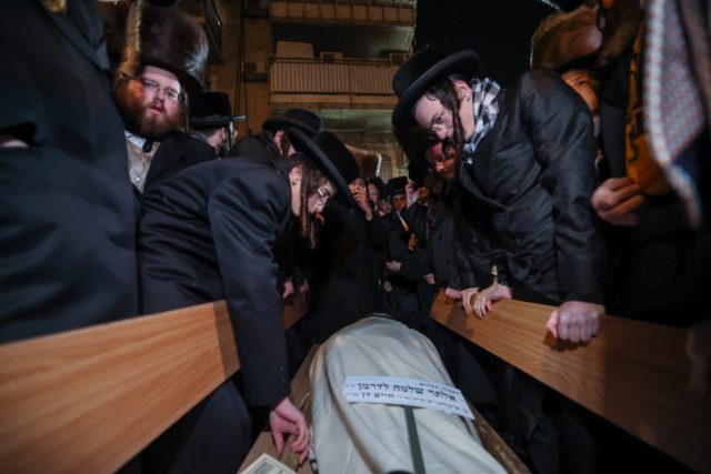 "קורבן בחזרה": נרצחי הפיגוע בי-ם הובאו למנוחות