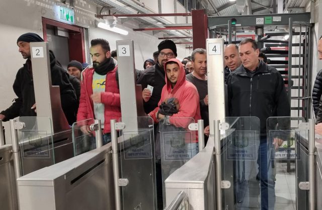 מנכ"ל משרד הביטחון סייר במעברים בשומרון