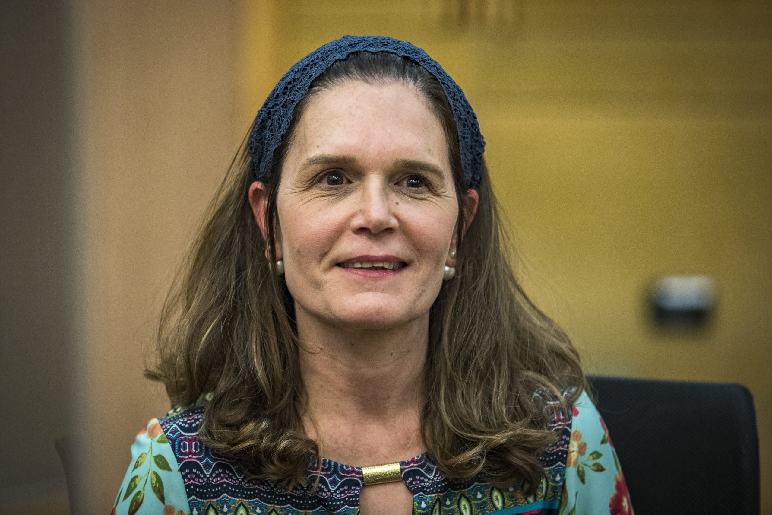 הח"כית הסרוגה: להקל על נשים בהוצאת רישיון לנשק