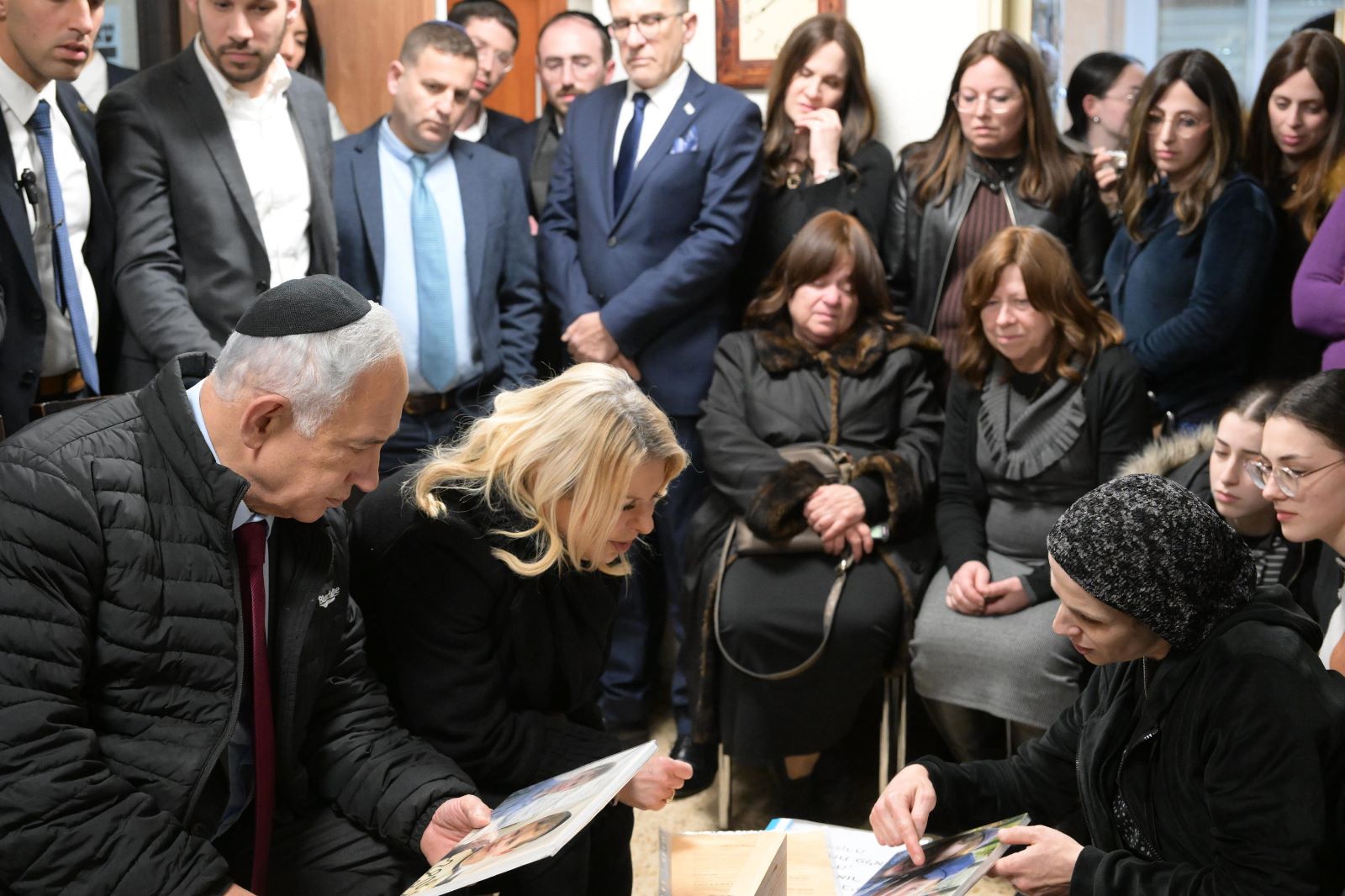 ראש הממשלה למשפחת הנרצחים: "סיפור נורא"