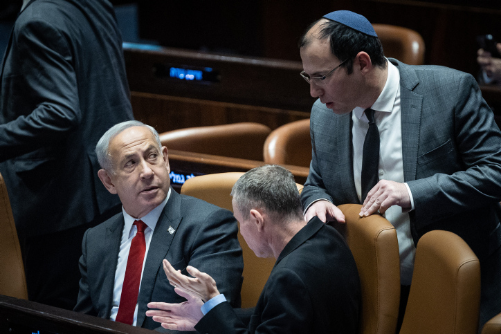 סקר מפתיע: מחצית מתומכי הליכוד בעד עצירת החקיקה