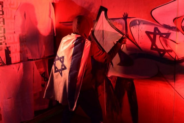 ההפגנות נגד הרפורמה, הערב