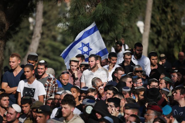 בחייהם ובמותם: הלל ויגל נטמנו בהר הרצל | תיעוד