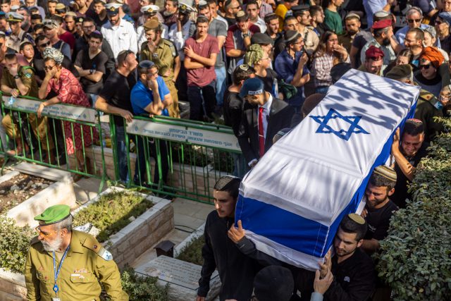 בחייהם ובמותם: הלל ויגל נטמנו בהר הרצל | תיעוד