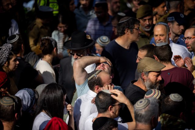 בחייהם ובמותם: הלל ויגל נטמנו בהר הרצל | תיעוד