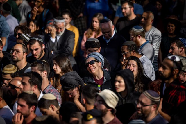 בחייהם ובמותם: הלל ויגל נטמנו בהר הרצל | תיעוד