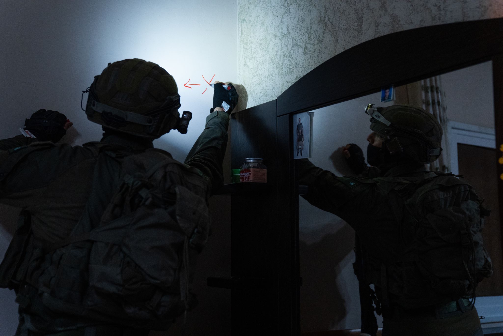 ביתו של המחבל מדיזינגוף מופה; בני משפחתו נעצרו