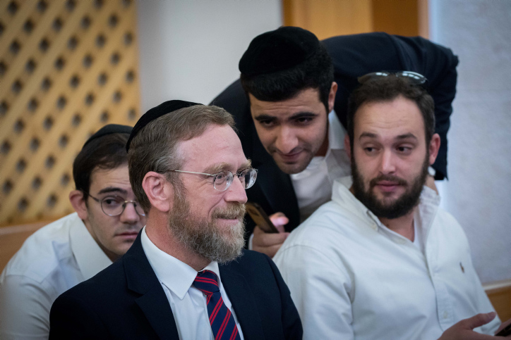 המגישה מלמלה, והעיתונאי החרדי הופתע: "לא ציפיתי"