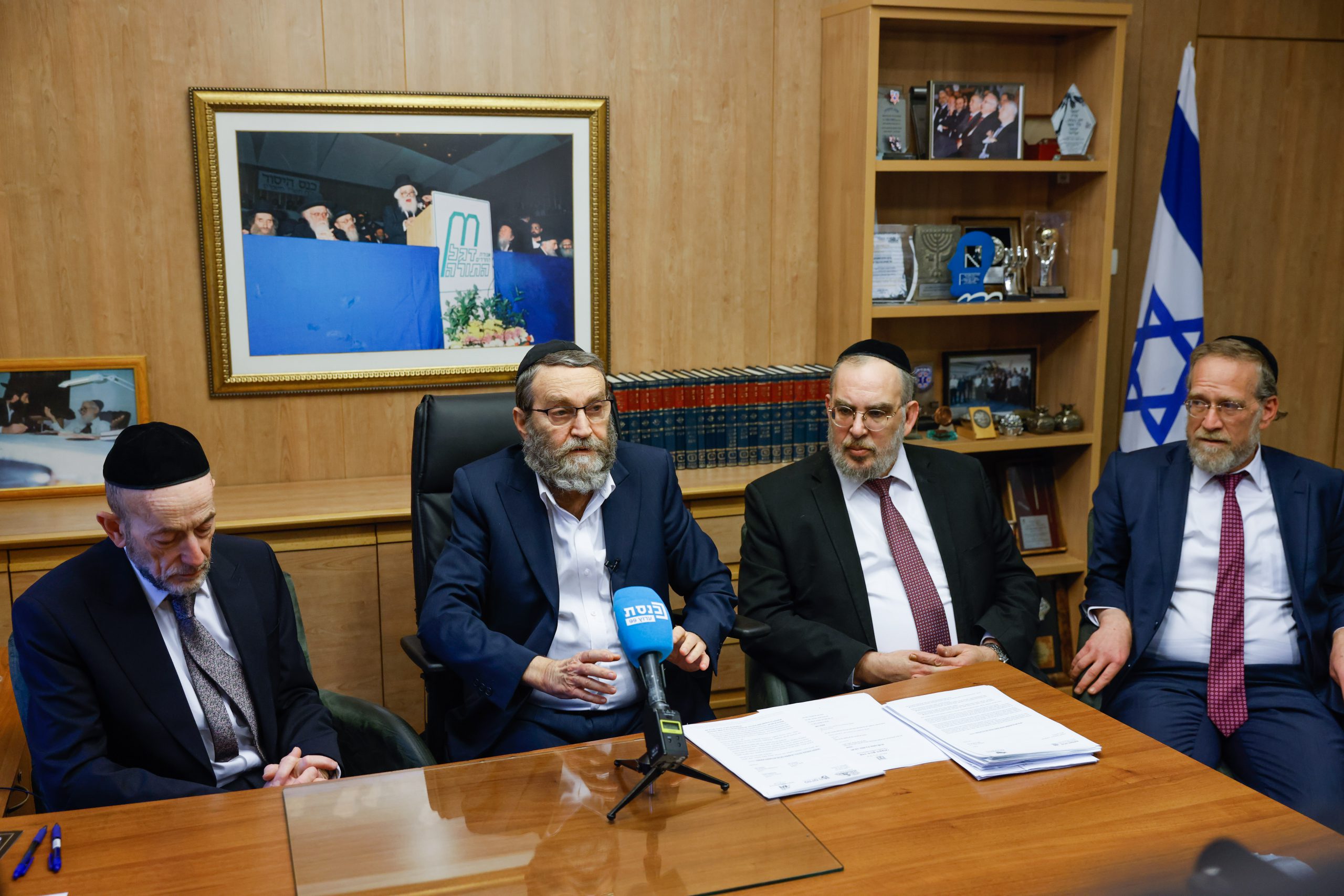 צרות לקואליציה: דגל התורה תימנע בהצבעה על התקציב