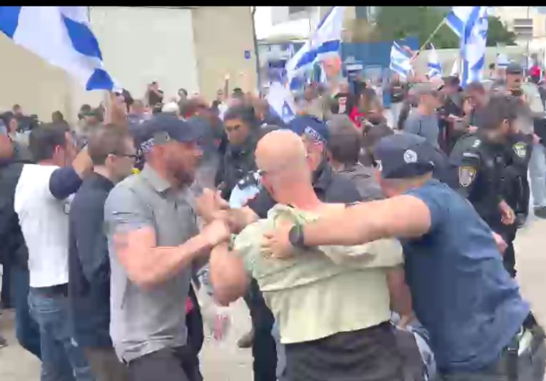 המשטרה הפסיקה להכיל: צפו במעצר מפגינים בת"א