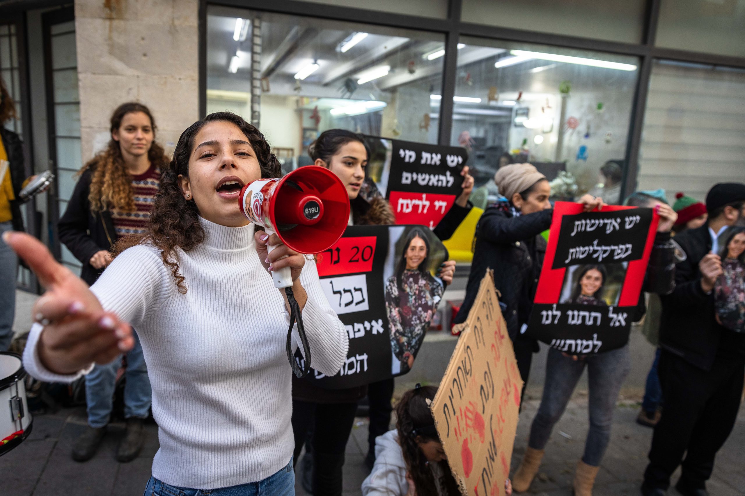 אישה נרצחה בקרית אתא; בן זוגה הסגיר את עצמו