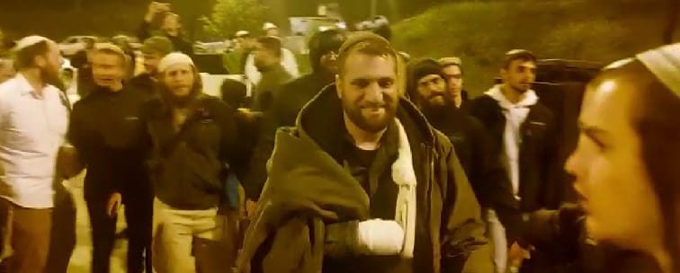 ניצול הפיגוע בחווארה הגיע להפגין. צפו: