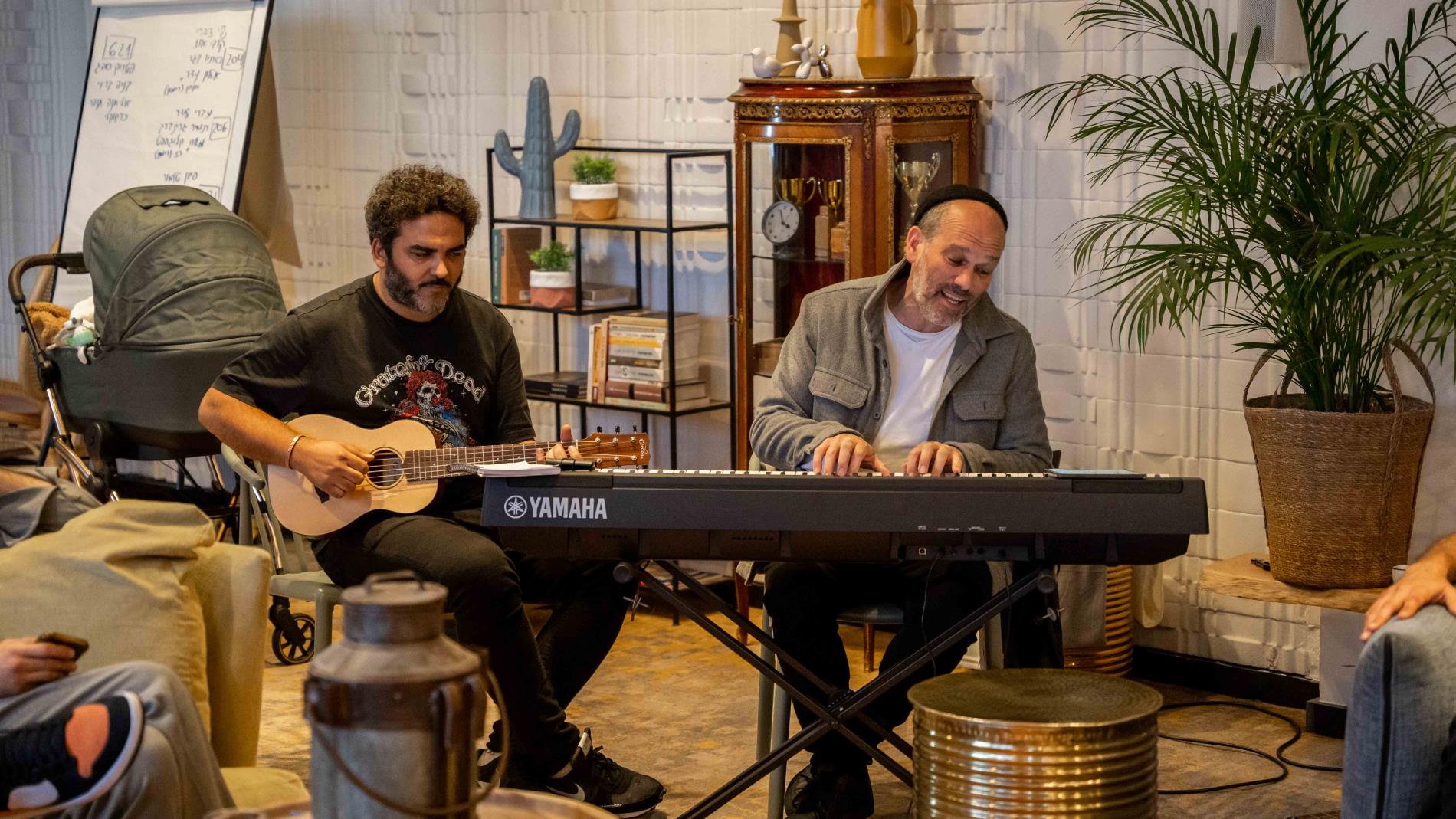יונתן רזאל, הראל סקעת וגיא מזיג נזכרים במספר על היד