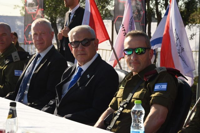 לצד גלנט: נתניהו באירוע עם לוחמי עוקץ ולוט"ר