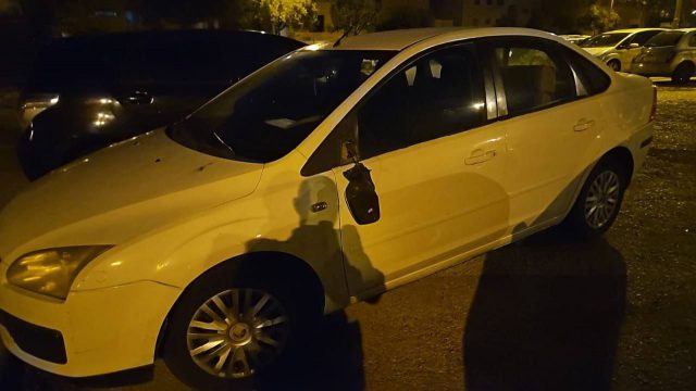 רכבים שניזוקו בשכונת נווה יעקב