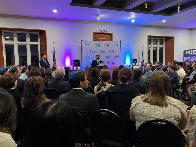 שר העלייה בטקס בניו יורק: "לפעול נגד אנטישמיות"