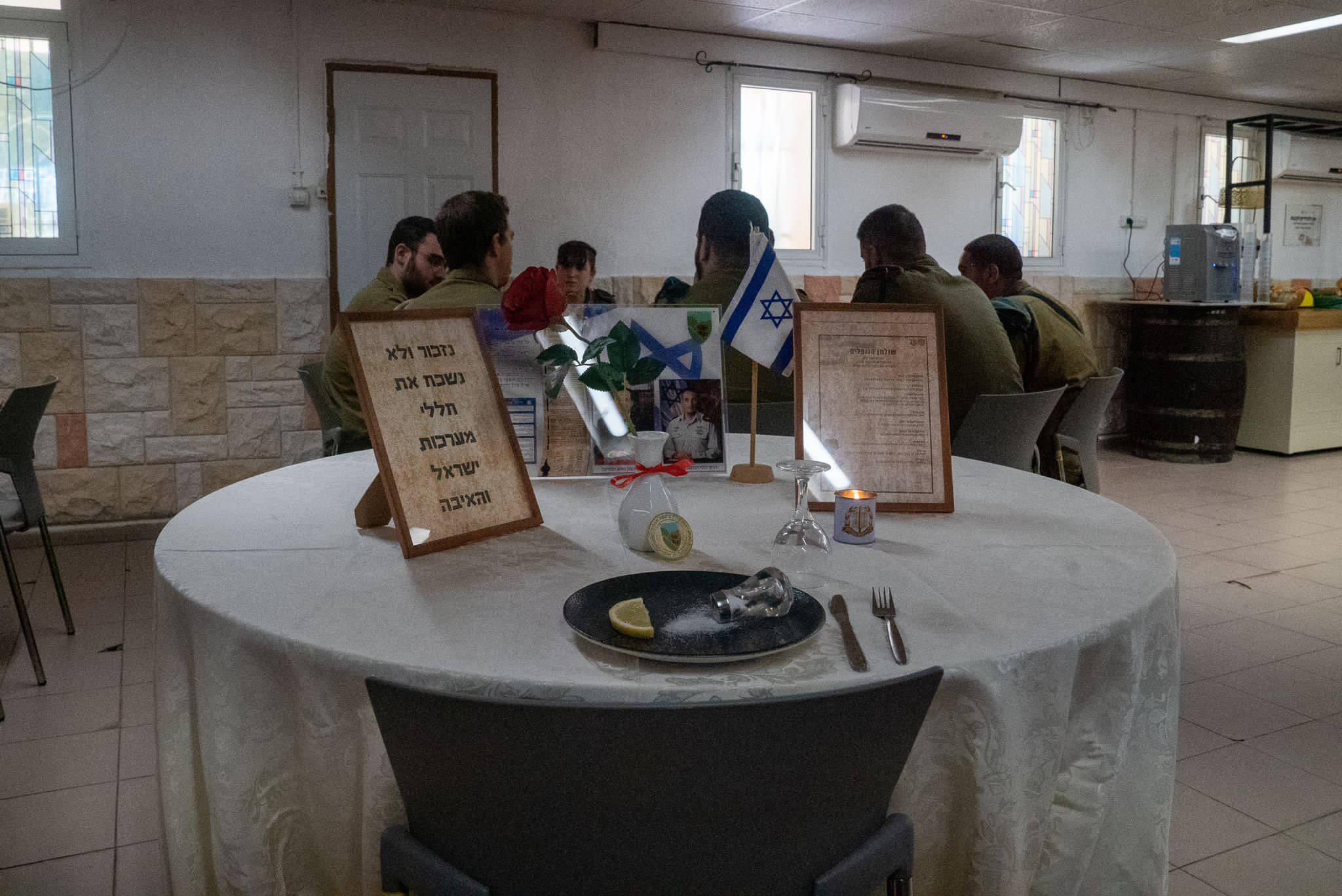 לראשונה בצה"ל: פרויקט 'שולחן לנופל' בחדרי האוכל