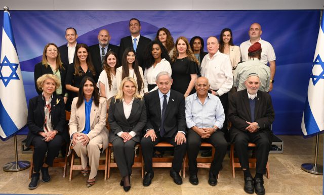 נתניהו למדליקי המשואות: "ההפך הגמור קורה"