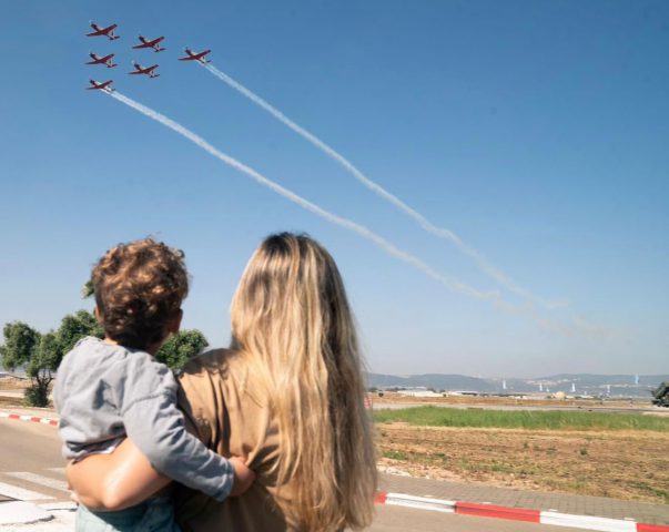 פספסתם? כך נראה המטס הגדול ביותר של חיל האוויר