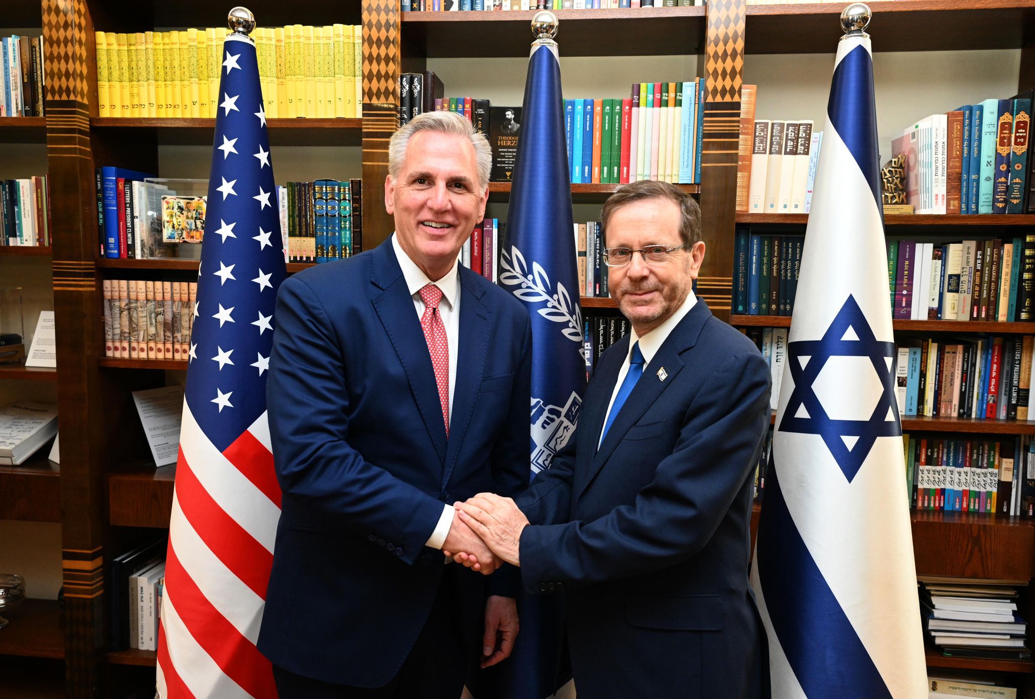 הרצוג נפגש עם מקארת'י: 'רואה אתכם כחברים גדולים'