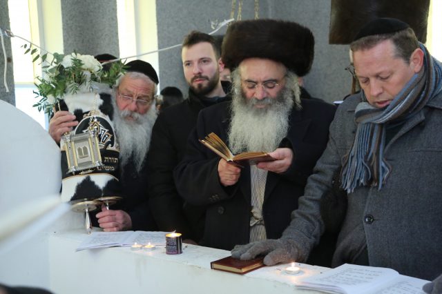 הרב אלחדד (ישי ירושלמי, בחדרי חרדים)