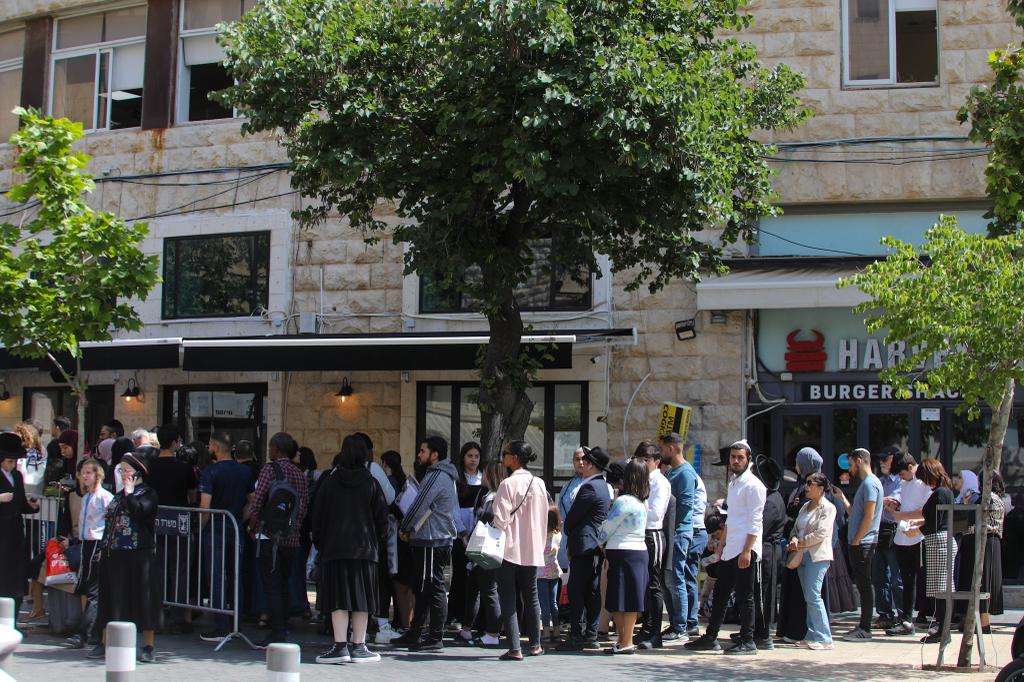 "רפורמת הדרכונים החלה": תורי ענק ברשות האוכלוסין