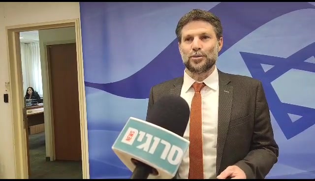 ' במענה לשאלות כתבים