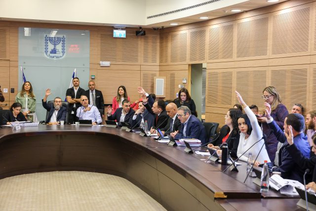 אחרי הסערה: ועדת הכספים אישרה את חוק קרן הארנונה