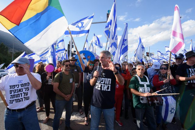 המחאה התחדשה: אלפים הפגינו בת"א נגד התקציב