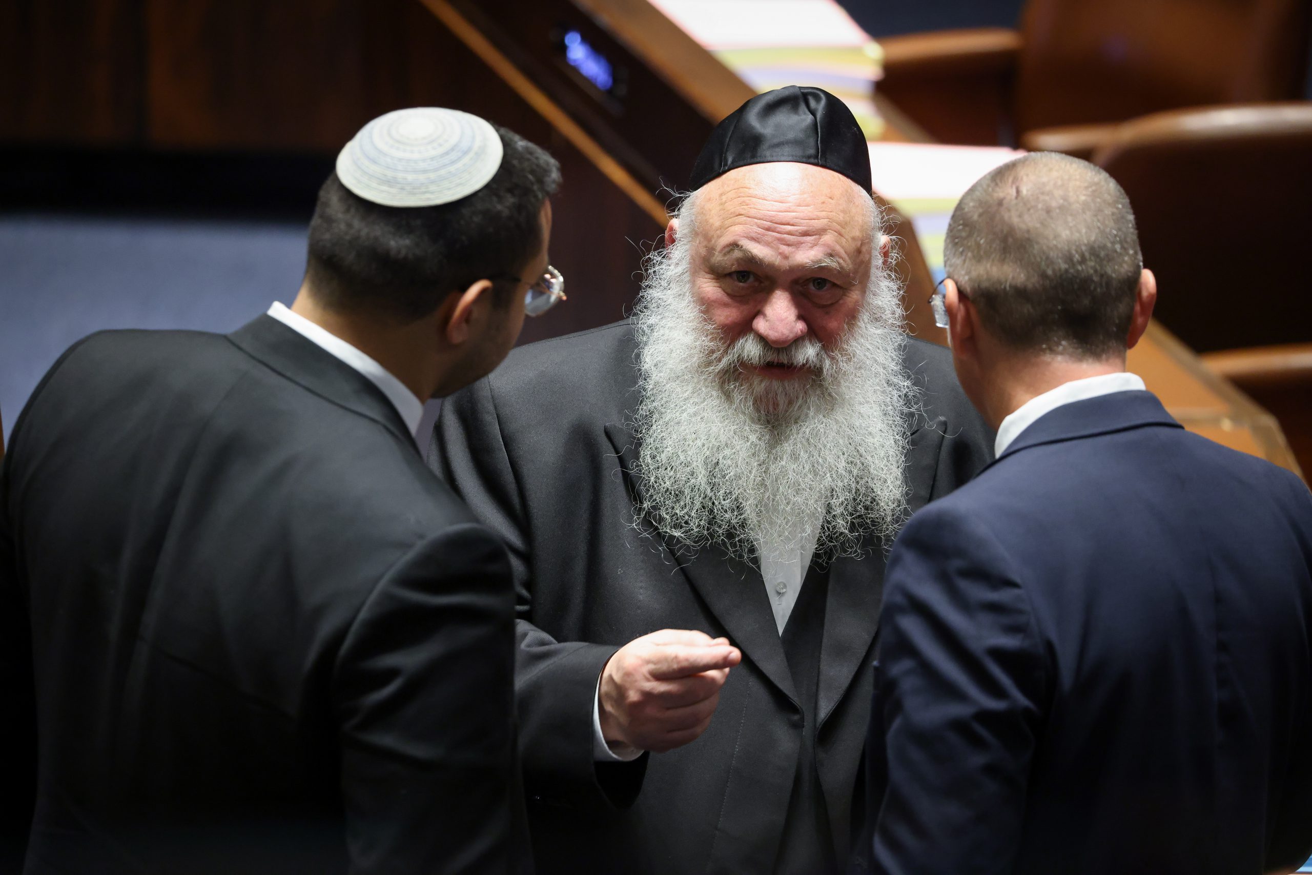 עיתון 'המודיע' לליכוד: בלי חוק הגיוס אין קואליציה