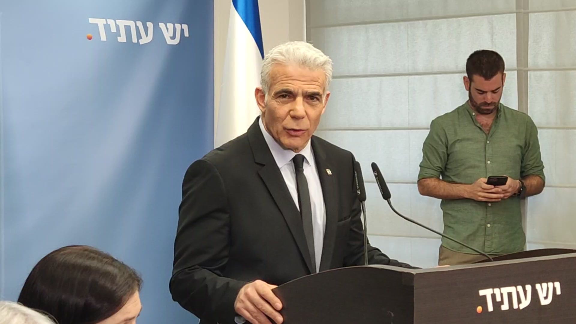 לפיד לשאלת סרוגים: "מה הייתי עושה אחרת? הכל"