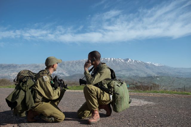 ביבשה באוויר ובים: גלריית תמונת לרגל 75 שנה לצה"ל