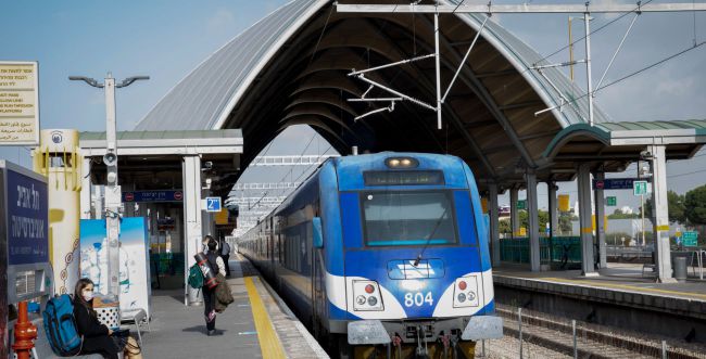 טרגדיה: אדם נהרג מפגיעת רכבת בתחנת נתניה