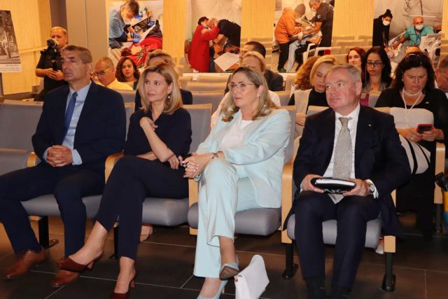 רעייתו של זלנסקי בישראל: 'לא מצליחים להתמודד לבד'