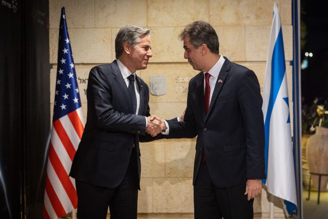 כהן ומזכיר המדינה בלינקן (צילום ארכיון: יונתן זינדל/פלאש 90)