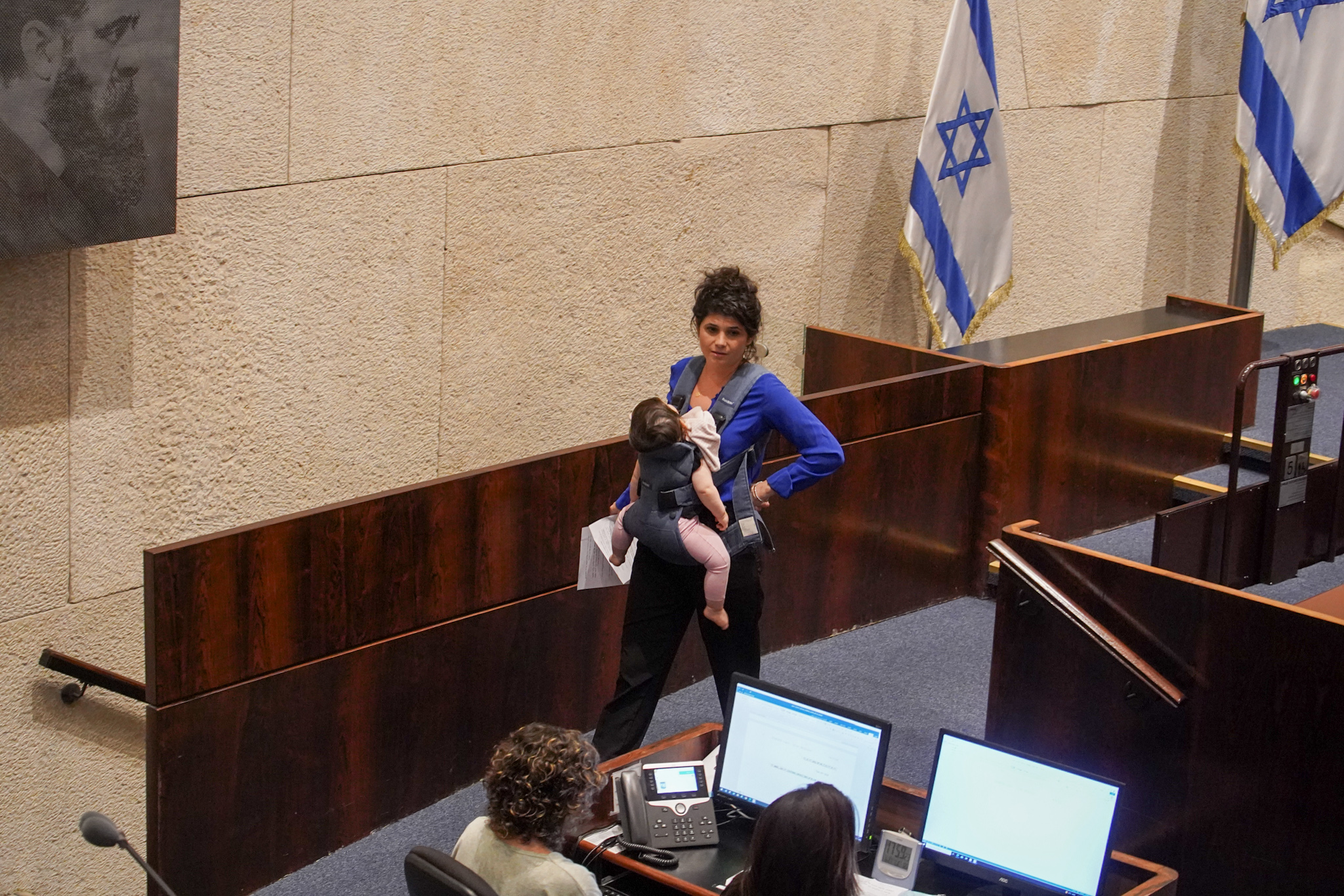 'לא בשביל לייקים': נאסר על הח"כית לנאום עם תינוקת