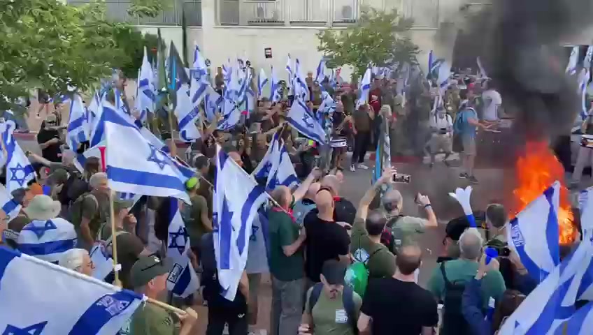 התפרעות לוין אחים לנשק (3)