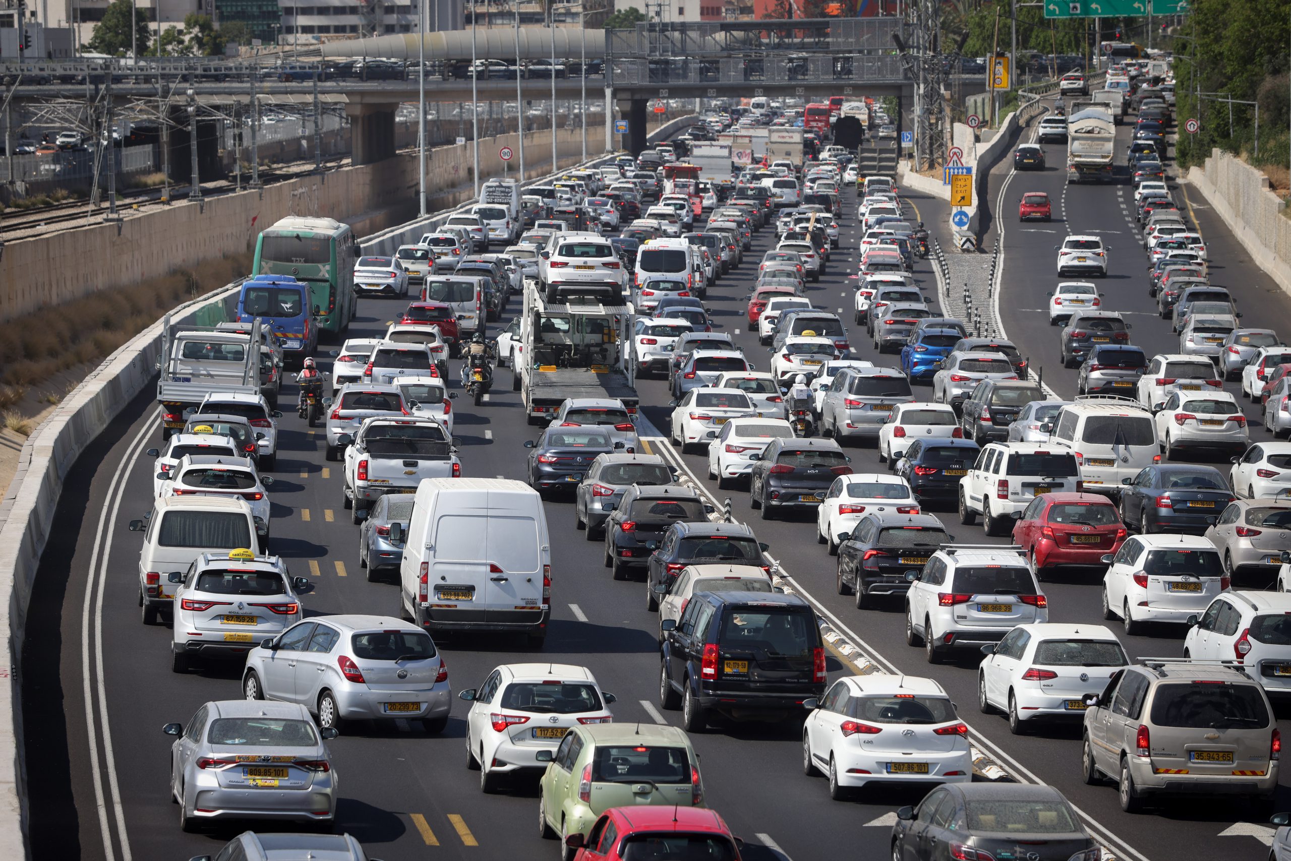פעילי מחאת השמאל שוב חוסמים את נתיבי איילון