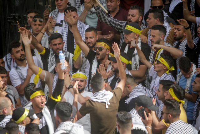 דוברו של אבו מאזן: "העם הפלסטיני לא יניף דגל לבן"