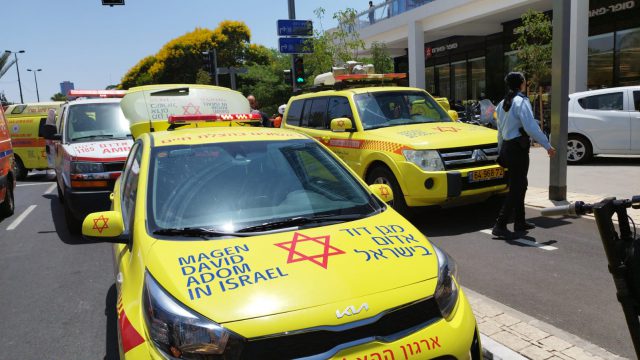ירושלים: שלושה פצועים קל מהתהפכות טרקטורון