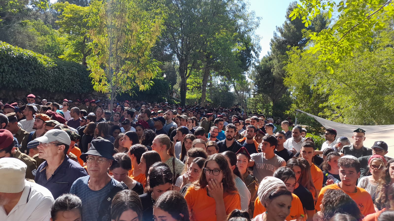 בדרכו האחרונה: אלפים בהלווית דוד יהודה יצחק ז"ל